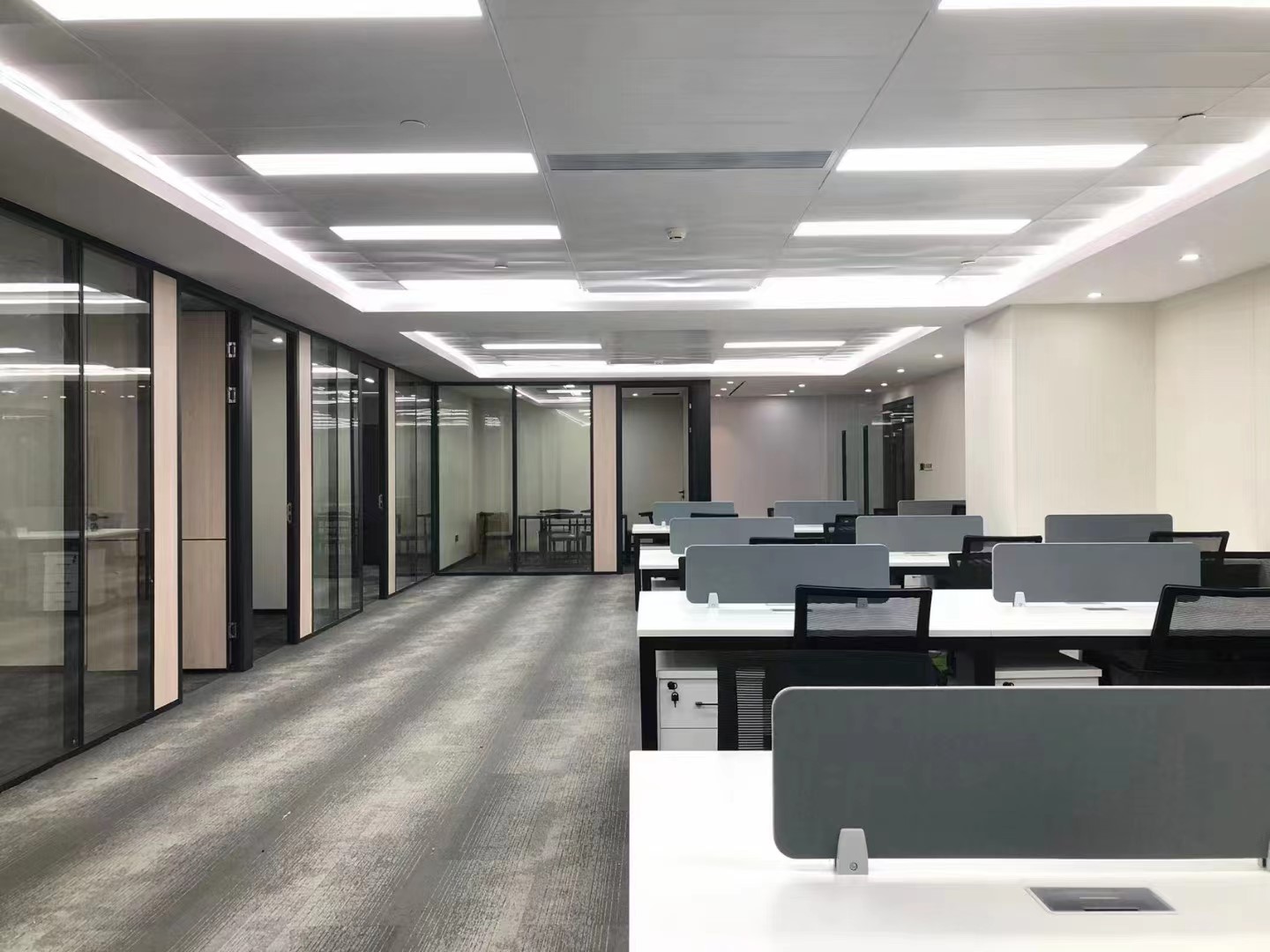 长沙汇财中心办公楼护墙板装修项目（3）